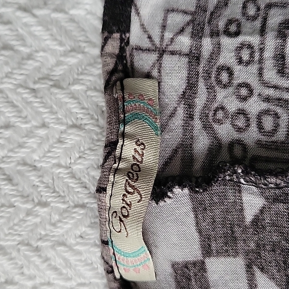 Gorgeous Crop Top - Picture 3 of 5